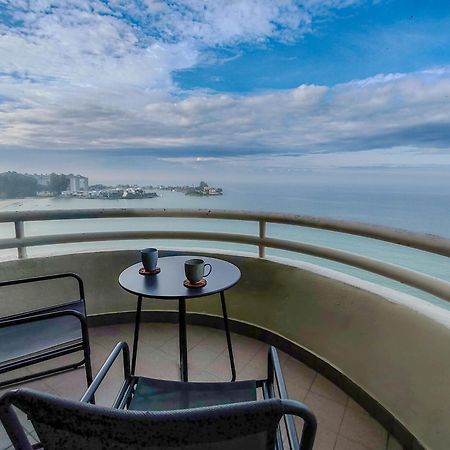 'Newly Refurbished' 'Sunny Seaview' At Regency With 2 Carpark By Shine Stay Port Dickson Exterior foto