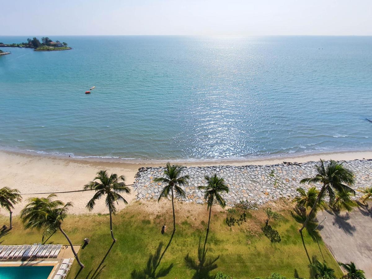 'Newly Refurbished' 'Sunny Seaview' At Regency With 2 Carpark By Shine Stay Port Dickson Exterior foto