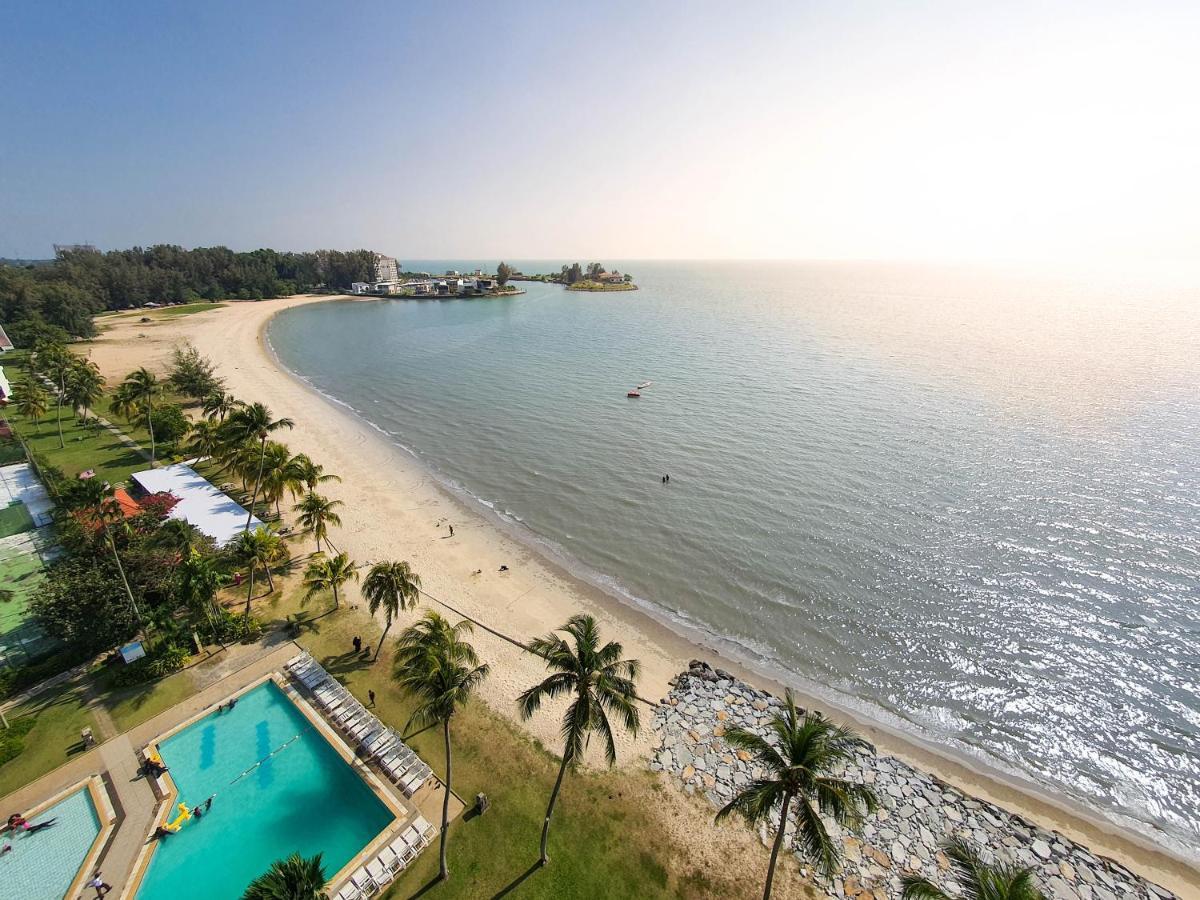 'Newly Refurbished' 'Sunny Seaview' At Regency With 2 Carpark By Shine Stay Port Dickson Exterior foto